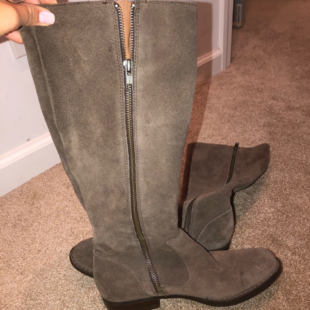 Mid-calf winter boots